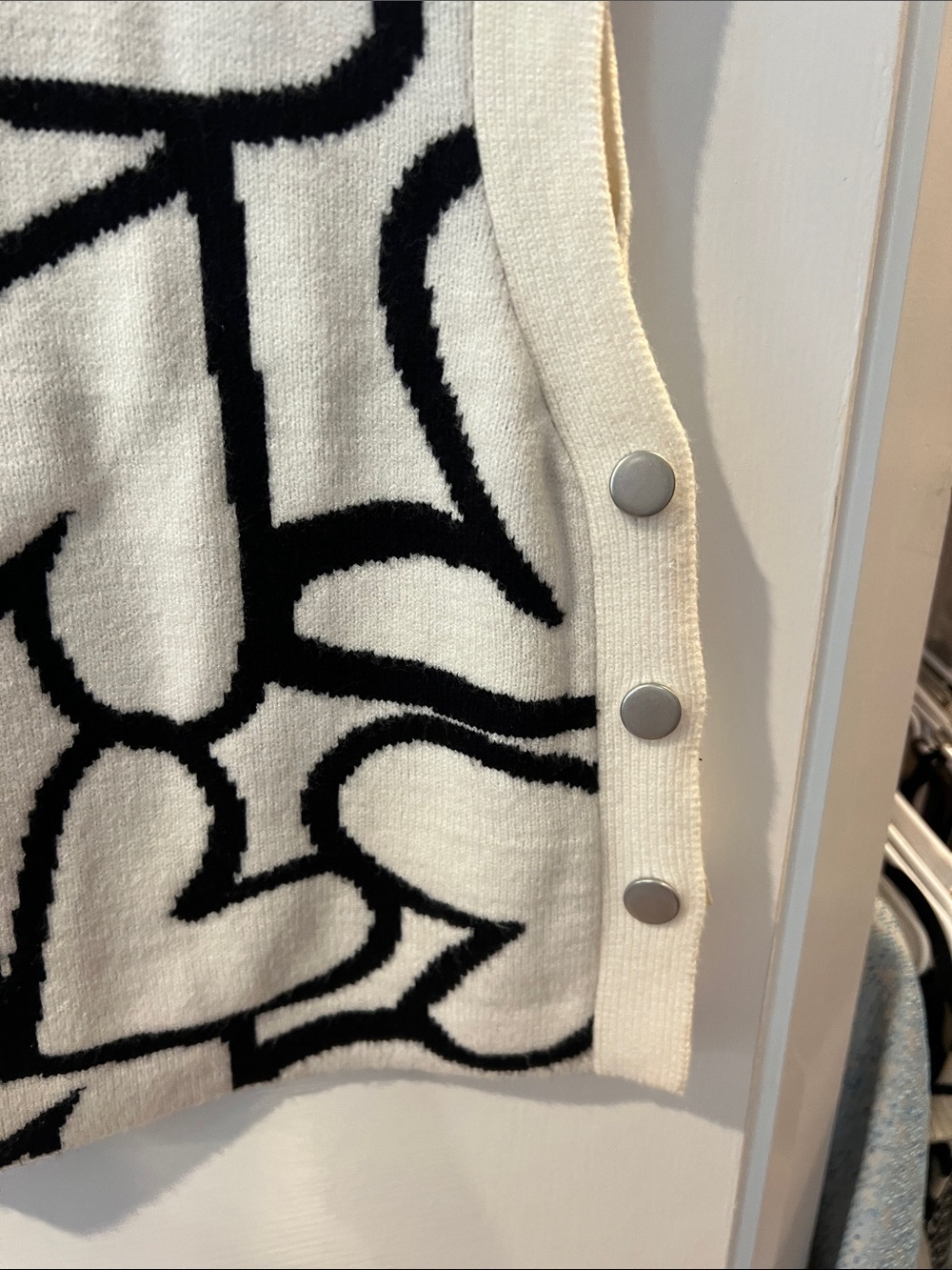Maeve Cream Tank Top with Black Abstract Heart Pattern - Picture 4 of 7